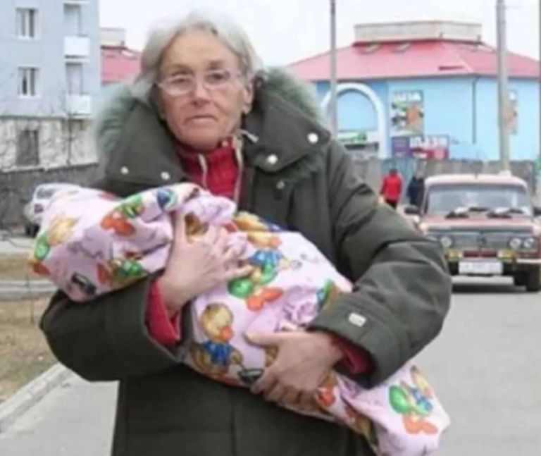 Тя стана майка на 65 години — ето как изглежда дъщеря ѝ след 12 години.